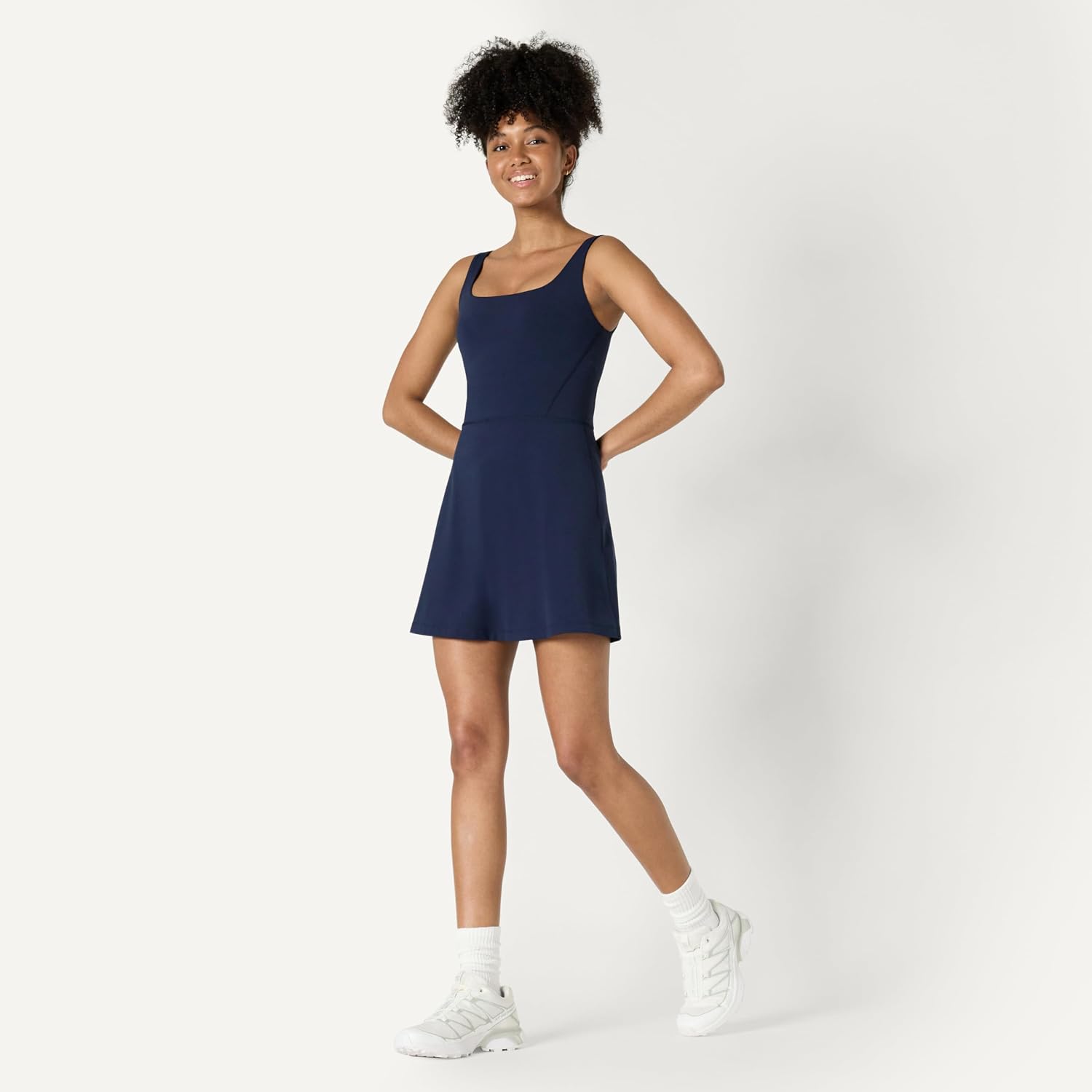 Amazon Essentials Женское теннисное платье Active FormFlex Buttery Soft Tank со встроенным боди, бюстгальтером и шортами, темно-синее, XL