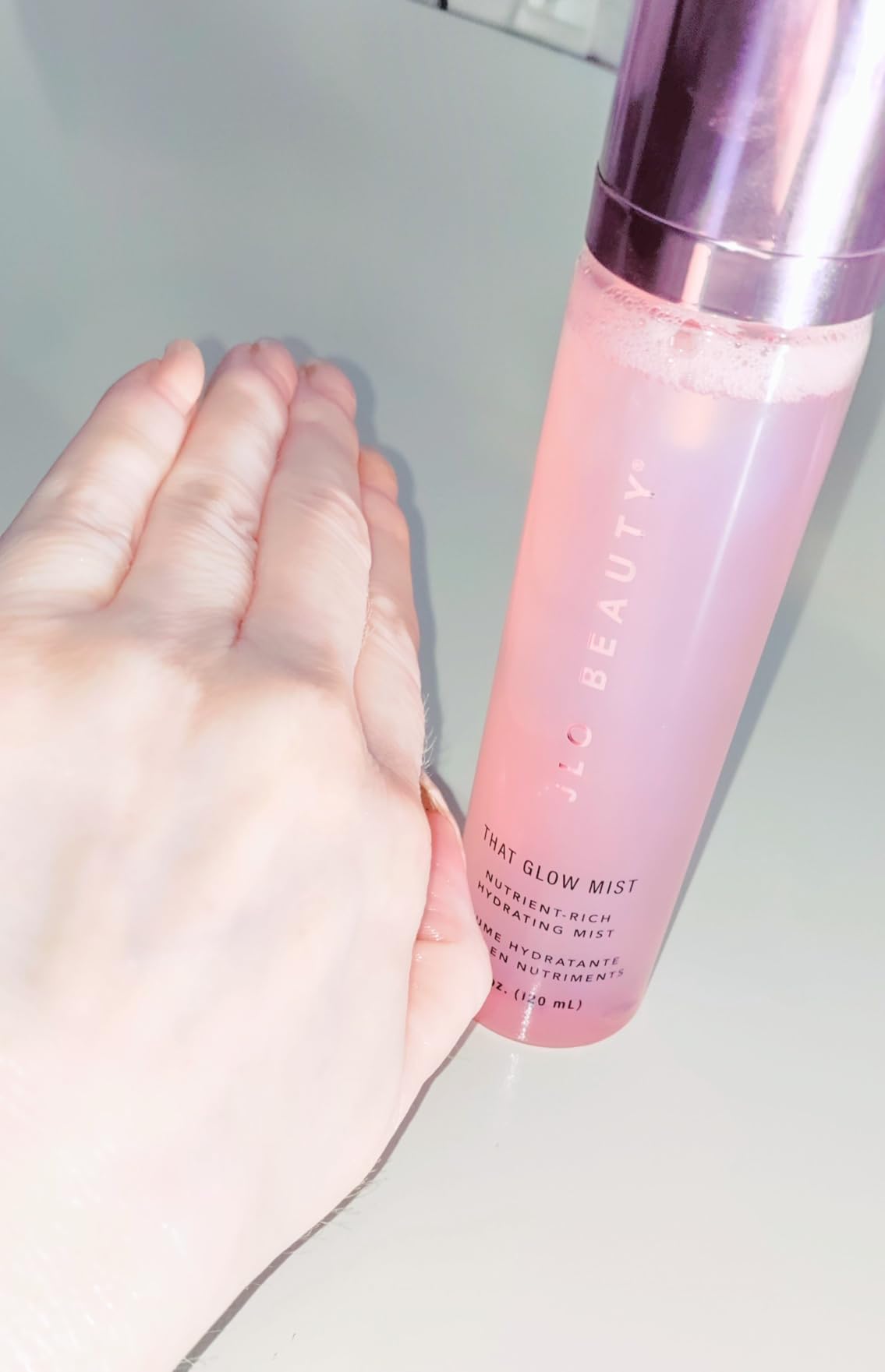 JLO BEAUTY That Glow Mist Hydrating Face Spray – Niacinamide, Hyaluronic Acid & Ceramide Complex – Refreshing Vitamin Mist for Instant Glow & Dewy Skin, 4 oz