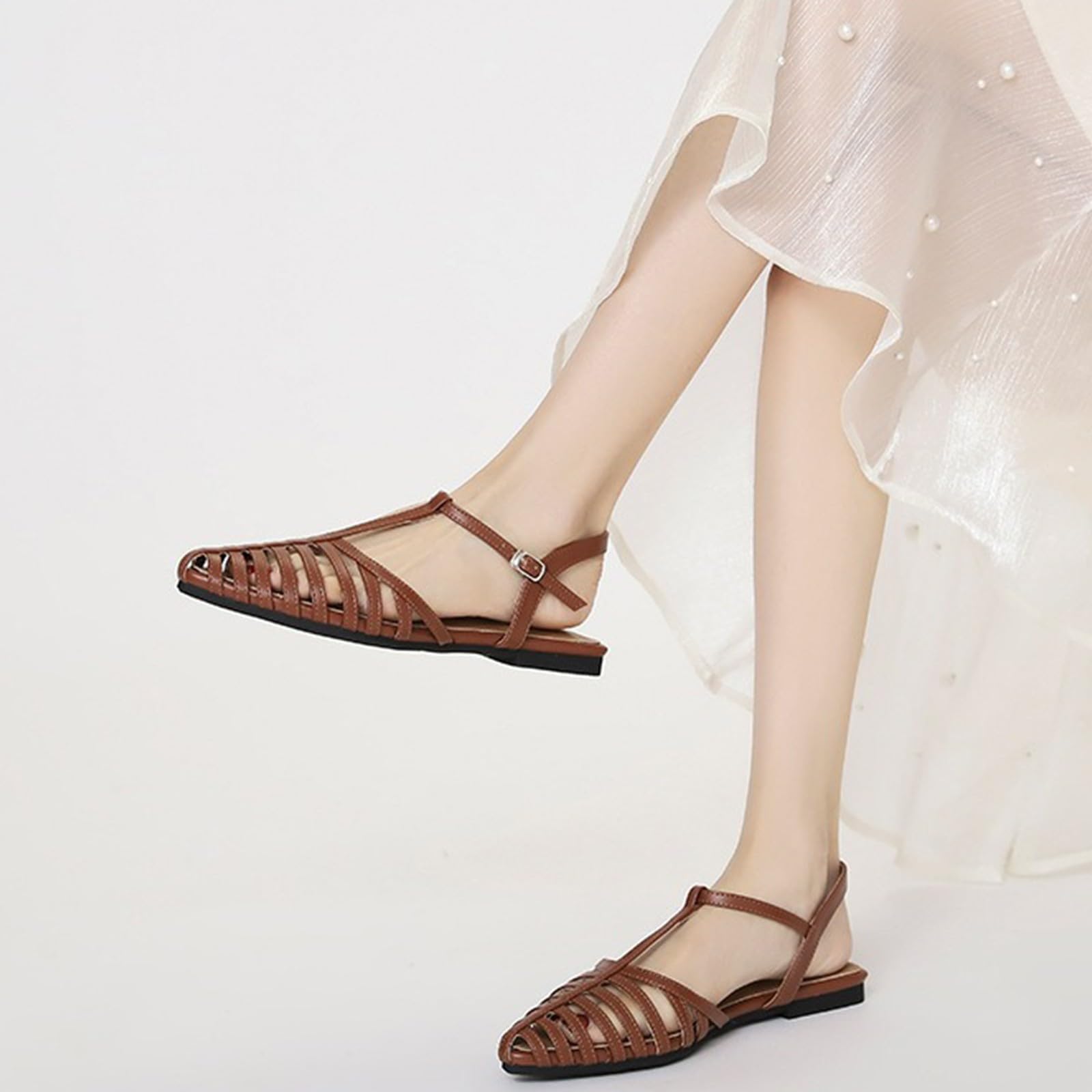 Damskie sandały retro klatka płaskie sandały T-Strap Hollow Out Gladiator buty vintage niski obcas letnie obuwie na plażę imprezę podróż, Brązowy, 39.5 EU