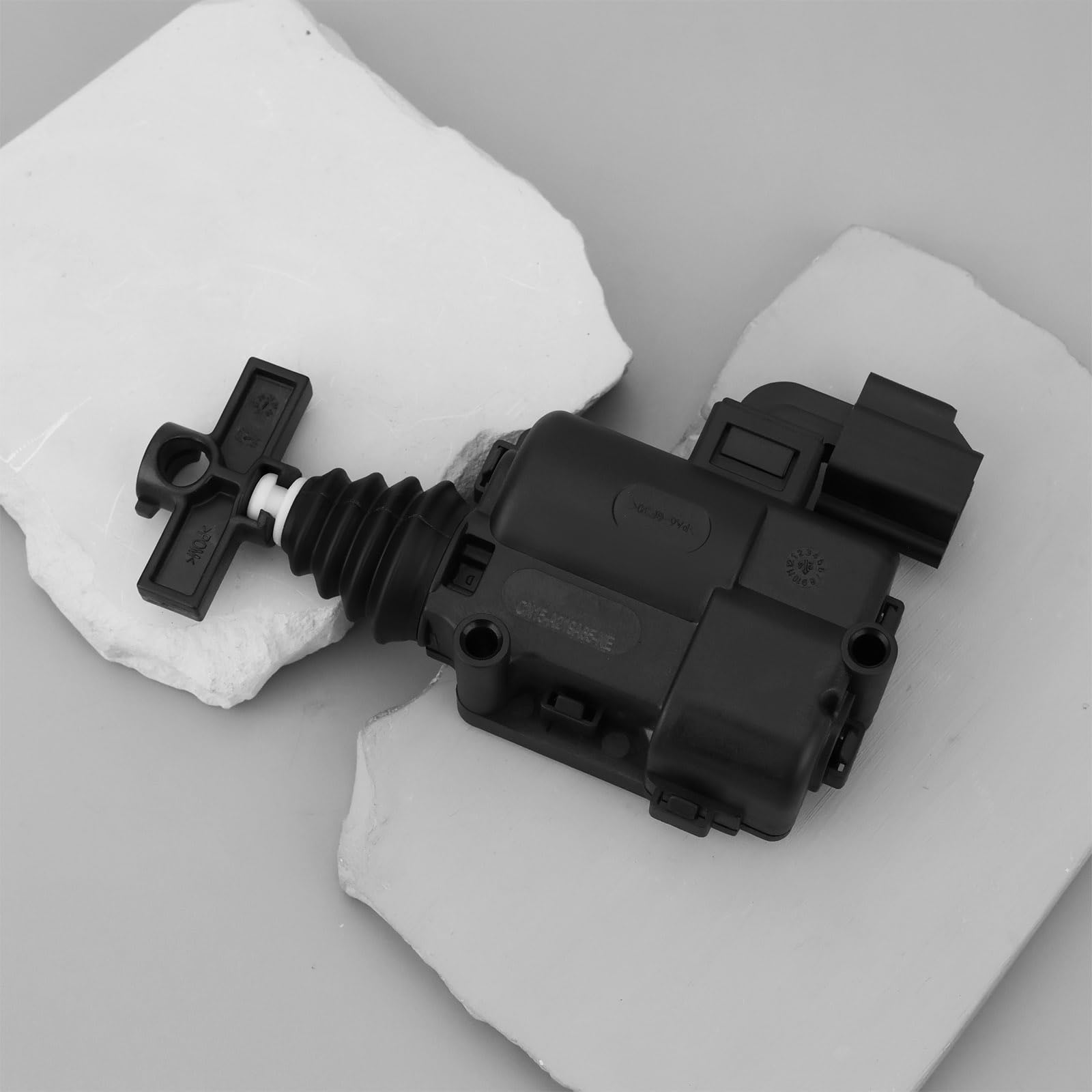 Attuatore motore di bloccaggio del portellone posteriore del bagagliauto CN15A219ANE CN15-A219A-NE compatibile con Ford Ecosport 13-17