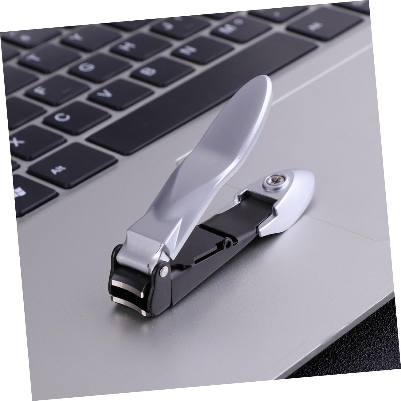 IWOWHERO Professional Nail Cutter Ergonomic Handle Non-Slip Nail Trimmer for Manicure