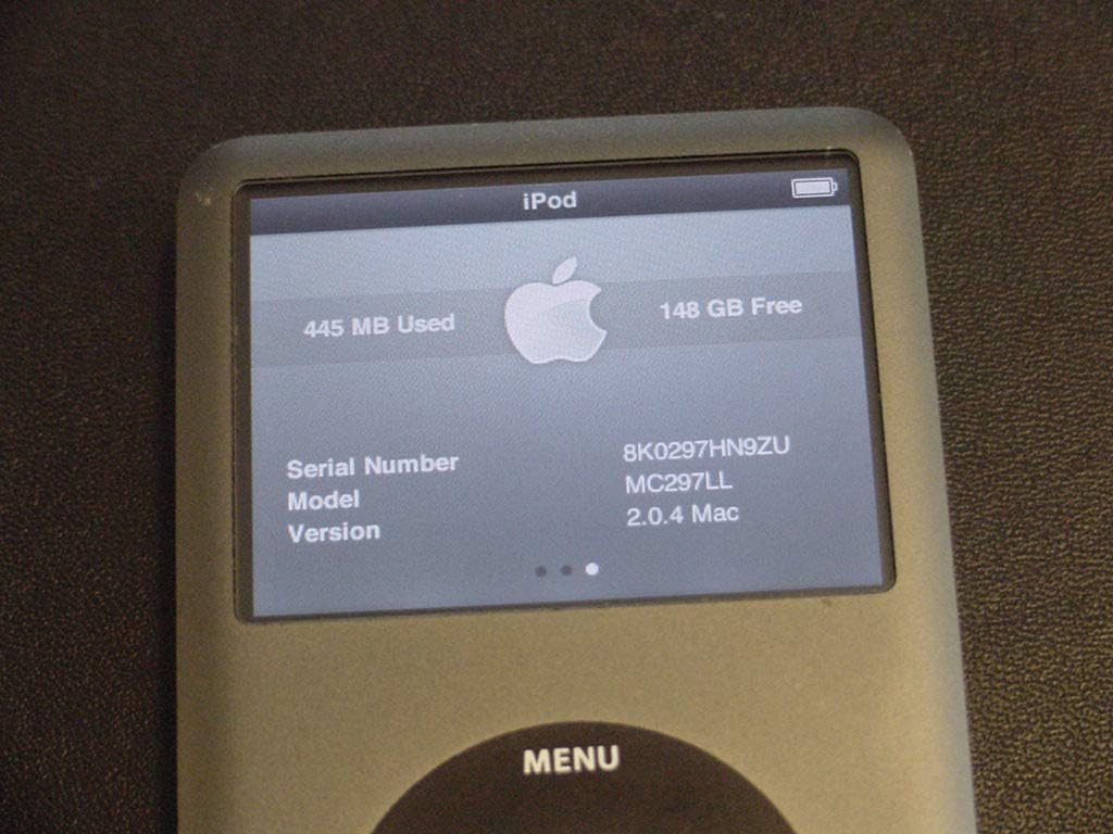 Apple iPod classic 160 GB Black (7th Generation) (In Plain White Box)