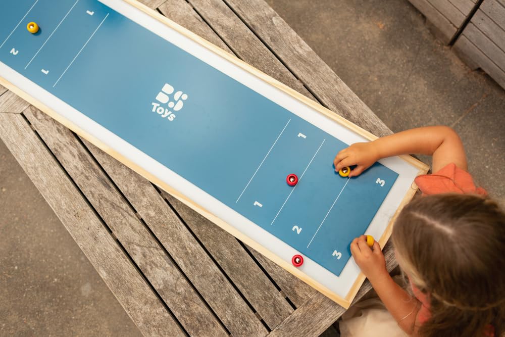 BS Toys Shuffleboard - Schiebebrettspiel aus FSC-Holz - Lustiges Indoor Curling Set für Kinder & Familie - Tisch-Curling Spiel - Geschicklichkeitsspiel ab 6 Jahren
