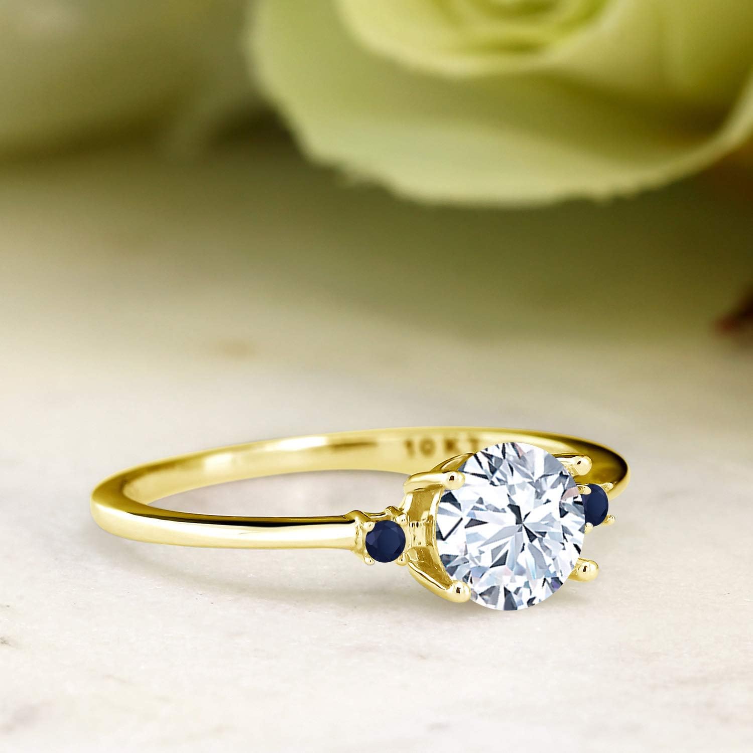 Gem Stone King 10K Yellow Gold White Created Sapphire and Blue Sapphire Solitaire Engagement Ring For Women (1.03 Cttw, Round 6MM, Gemstone September Birthstone) - Image 4