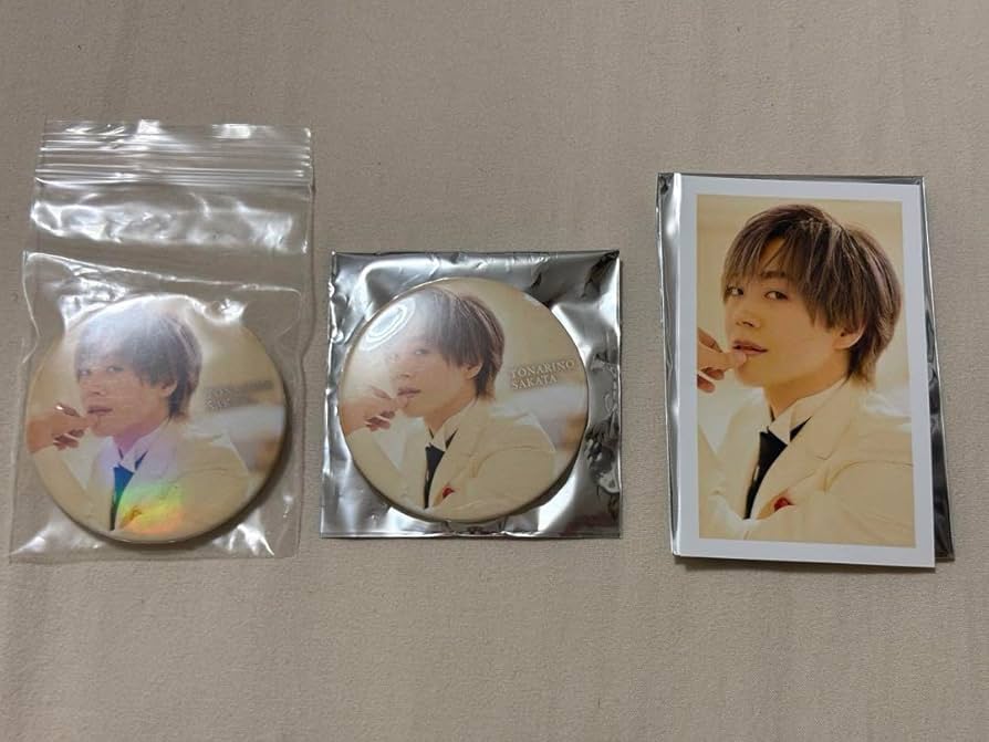 となりの坂田 Weddiing 実写 缶バッジ H 浦島坂田船 Weddiing 缶バッジ となりの坂田 実写 - メルカリ