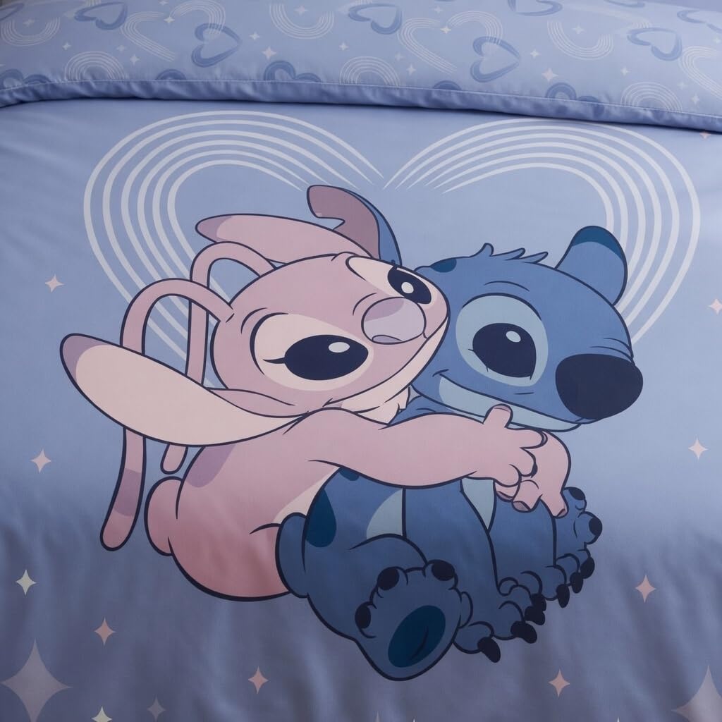 Stitch et Angel Housse de Couette 240x220 + 2 Taies 65x65 Polycoton Cadeau | Parure de lit 2 personnes | Duo Stitch & Angel complice | Séchage rapide facile entretien | St-Valentin | Adulte
