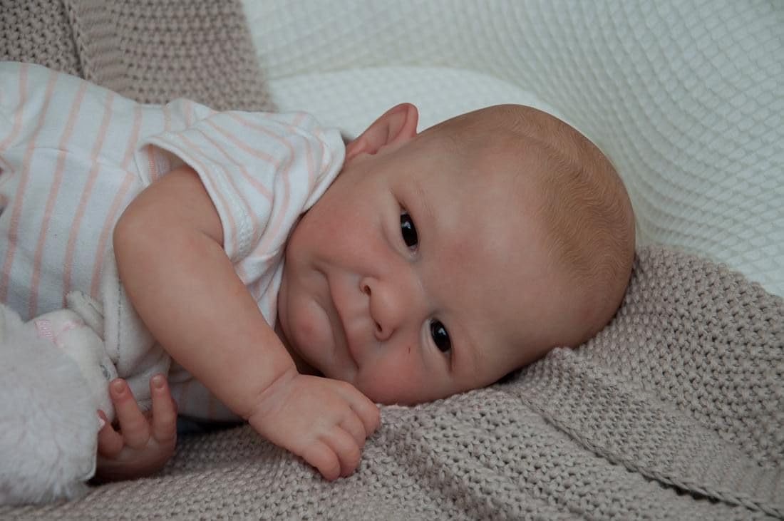 Anano Baby Puppe 46 Cm Silikon - Lebensechte Reborn Puppe Mit Haaren & Zubehör