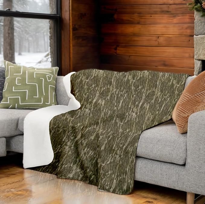 Mossy Oak Graphics Camouflage Sherpa Blanket