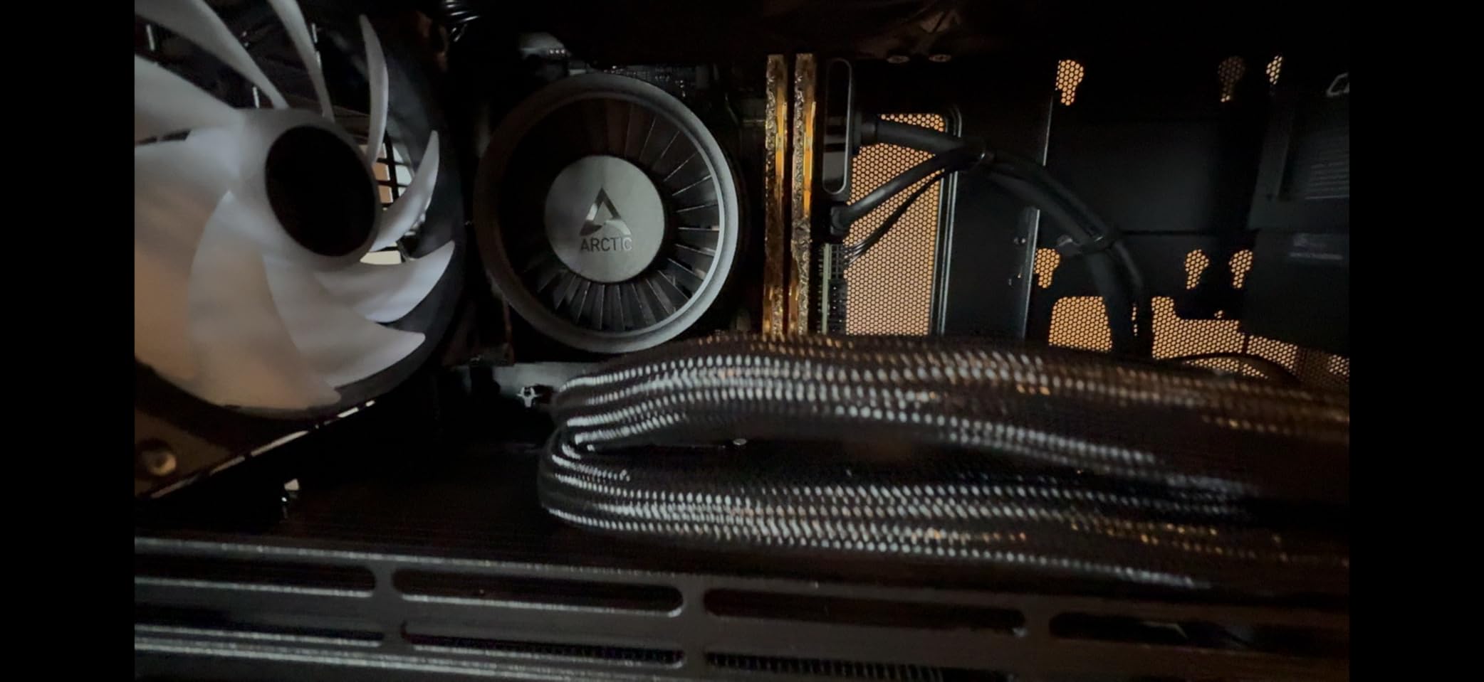 AMD Ryzen 7 9800X3D 8-Core, 16-Thread Desktop Processor - Customer Photo 2