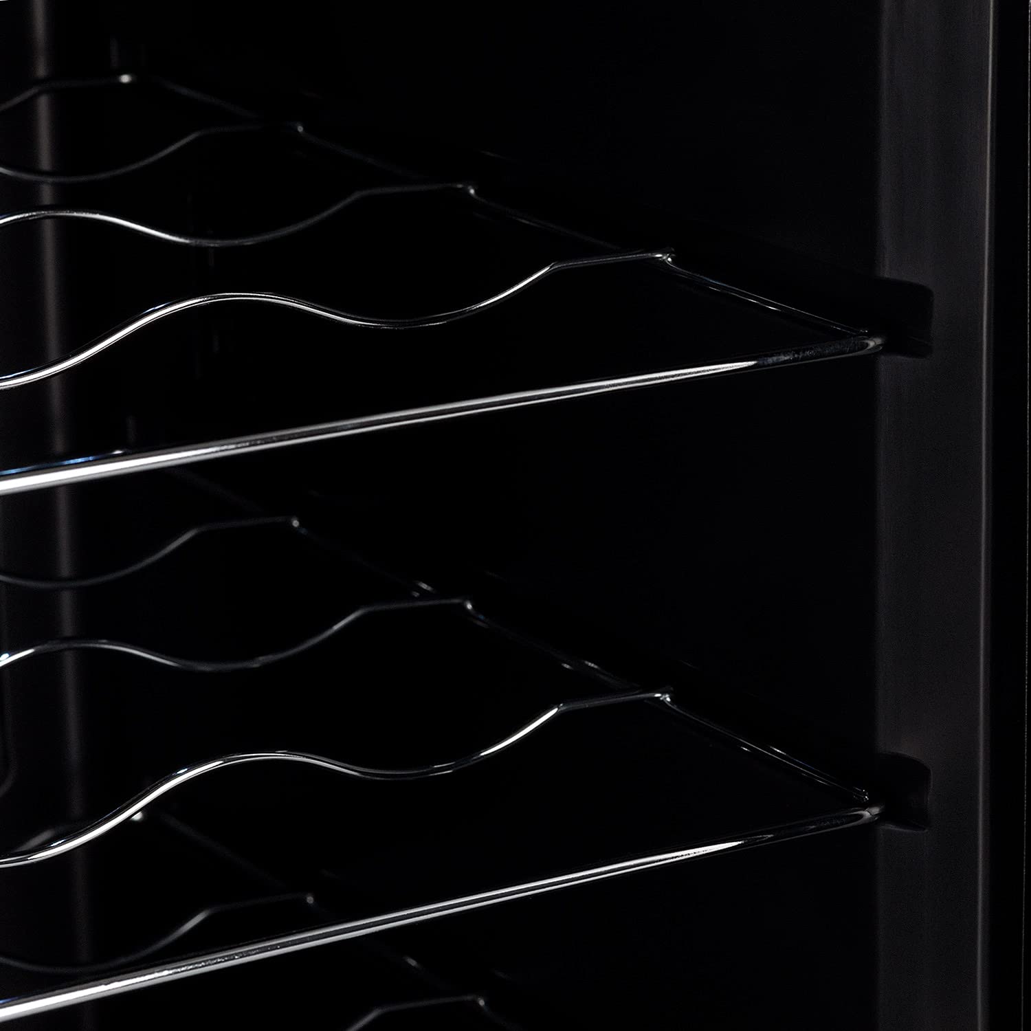 CREATE / WINECOOLER S/Vinoteca de 8 botellas Negra / 23L. 60W Luz LED. Display Digital. 3 Estantes. Doble Aislamiento. Zonas de temperatura de 11-18 grado