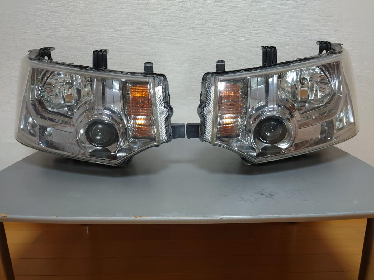 Amazon.co.jp: デリカD5 CV5W CV1W CV2W CV4W 純正ヘッドライト 左右 