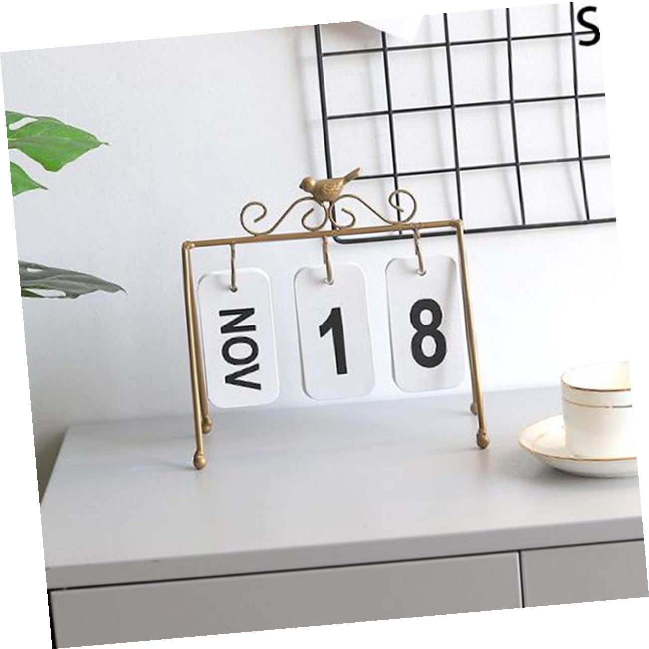 Ciieeo 2 Pezzi Robusto Calendario Da Tavolo in Ferro Calendario Perpetuo Decorativo Decorazione Ufficio Casa Calendario Artigianale in Ferro Accessorio Dorato