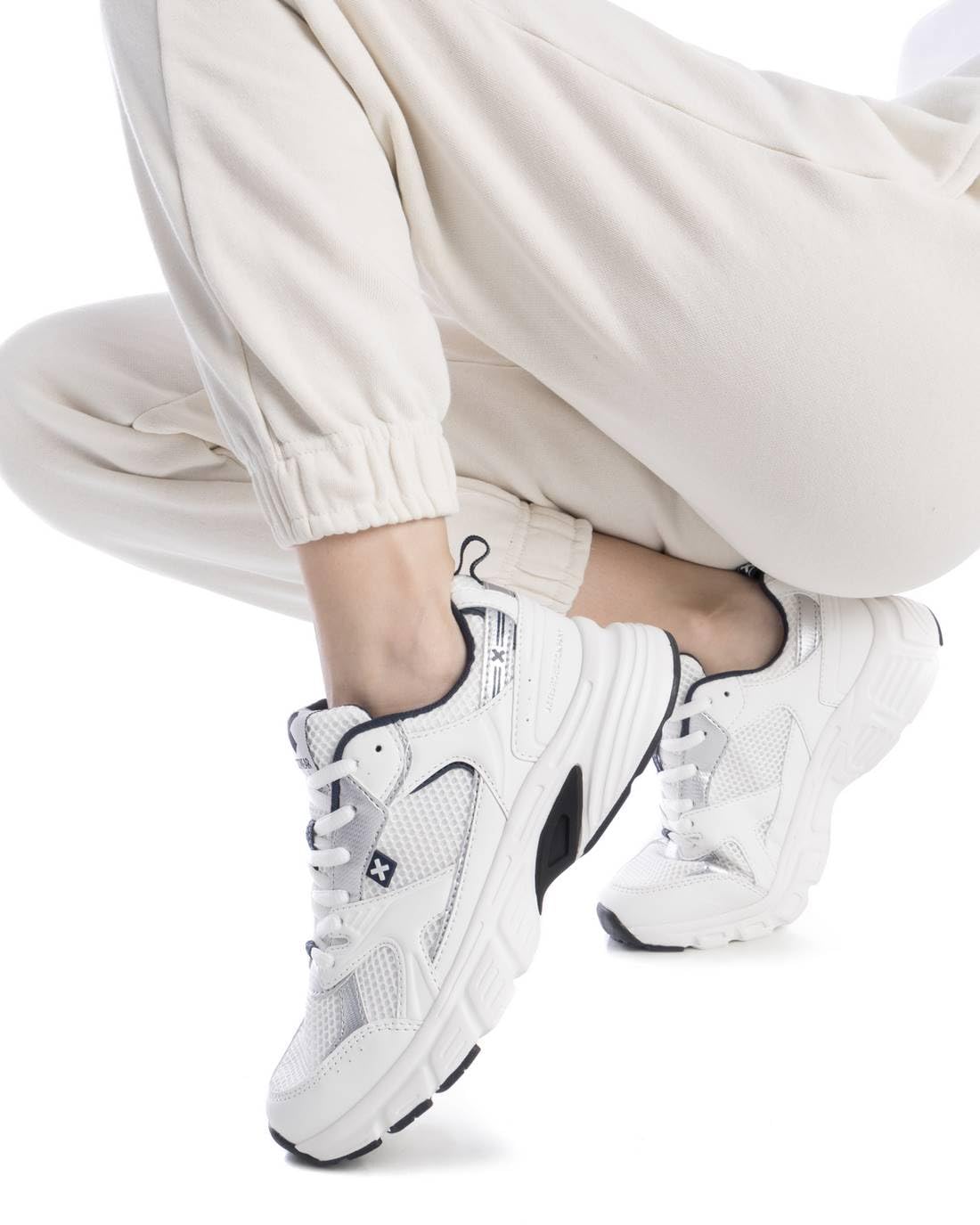 XTI - Zapatillas Deportivas Mujer - Calzado Cómodo y Versátil - Moda Casual
