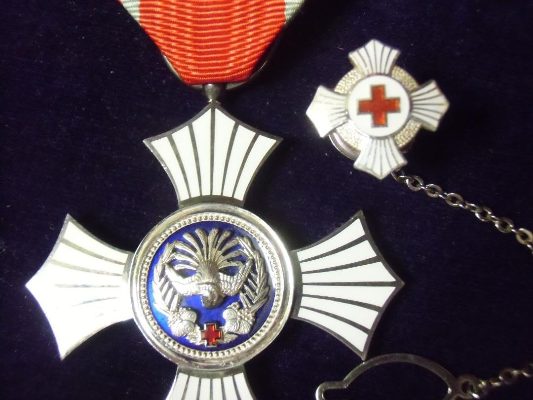S*ね様 ○日本の勲章/徽章* 日本赤十字社*銀色有功 S*ね様 ○日本の勲章/徽章* 日本赤十字社*銀色有功