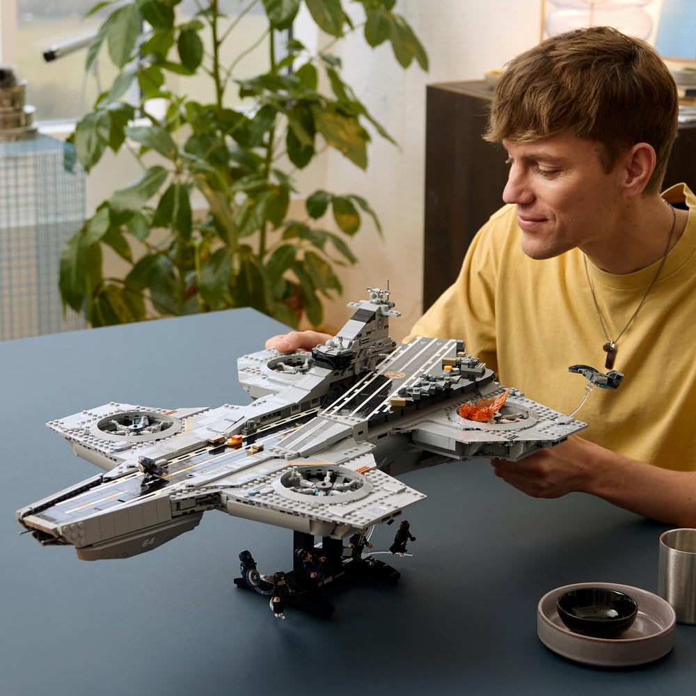 LEGO | Marvel Lotniskowiec T.A.R.C.Z.Y. 76354 | Kolekcjonerski zestaw konstrukcyjny, model do ekspozycji, prezent dla fana Marvela, dla mężczyzn i kobiet, 3057 elementów