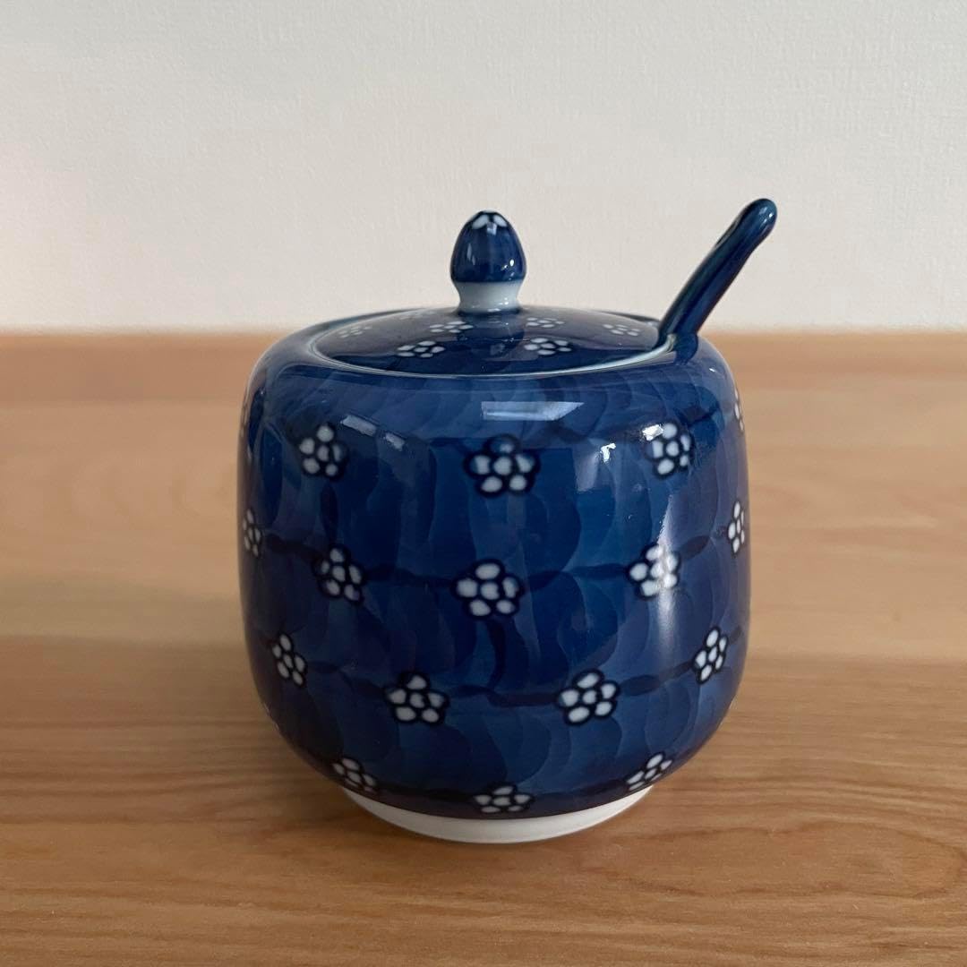 【美品】有田焼 源右衛門 染付梅地紋 シュガーポット スプーン付き 匙付き 有田焼 源右衛門 染付梅地紋 シュガーポット スプーン付き 匙