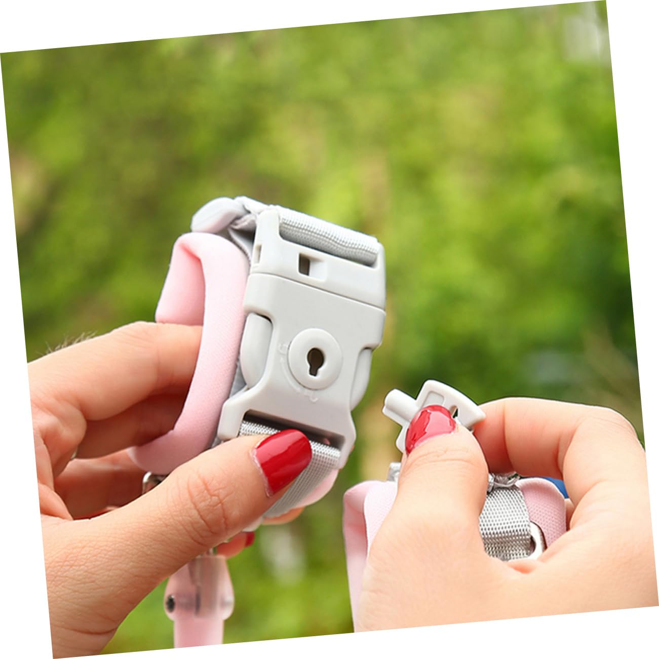 Beatifufu Djustable Toddler Leash 1pc Boys and Girls Wristband Lock Walking Rope for Toddlers Anti-Lost Safety Bracelet