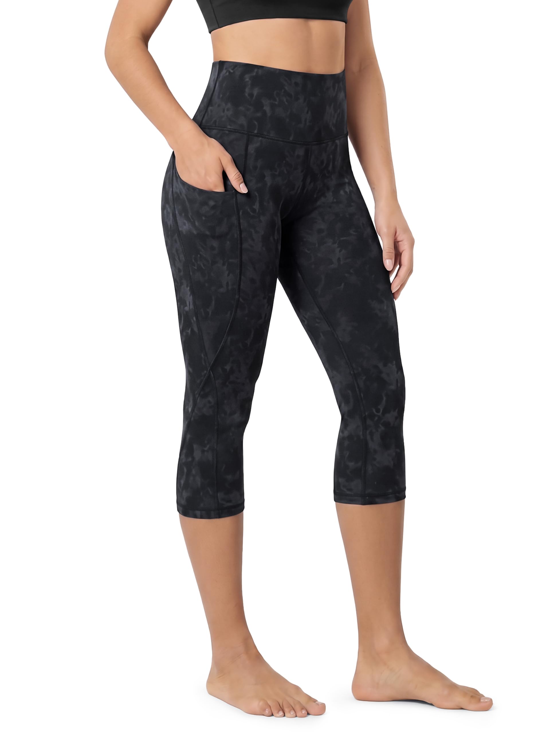 ODODOS Women's High Waisted Yoga Capris with Pockets, Tummy Control Non See Through Workout Athletic Running Capri Leggings