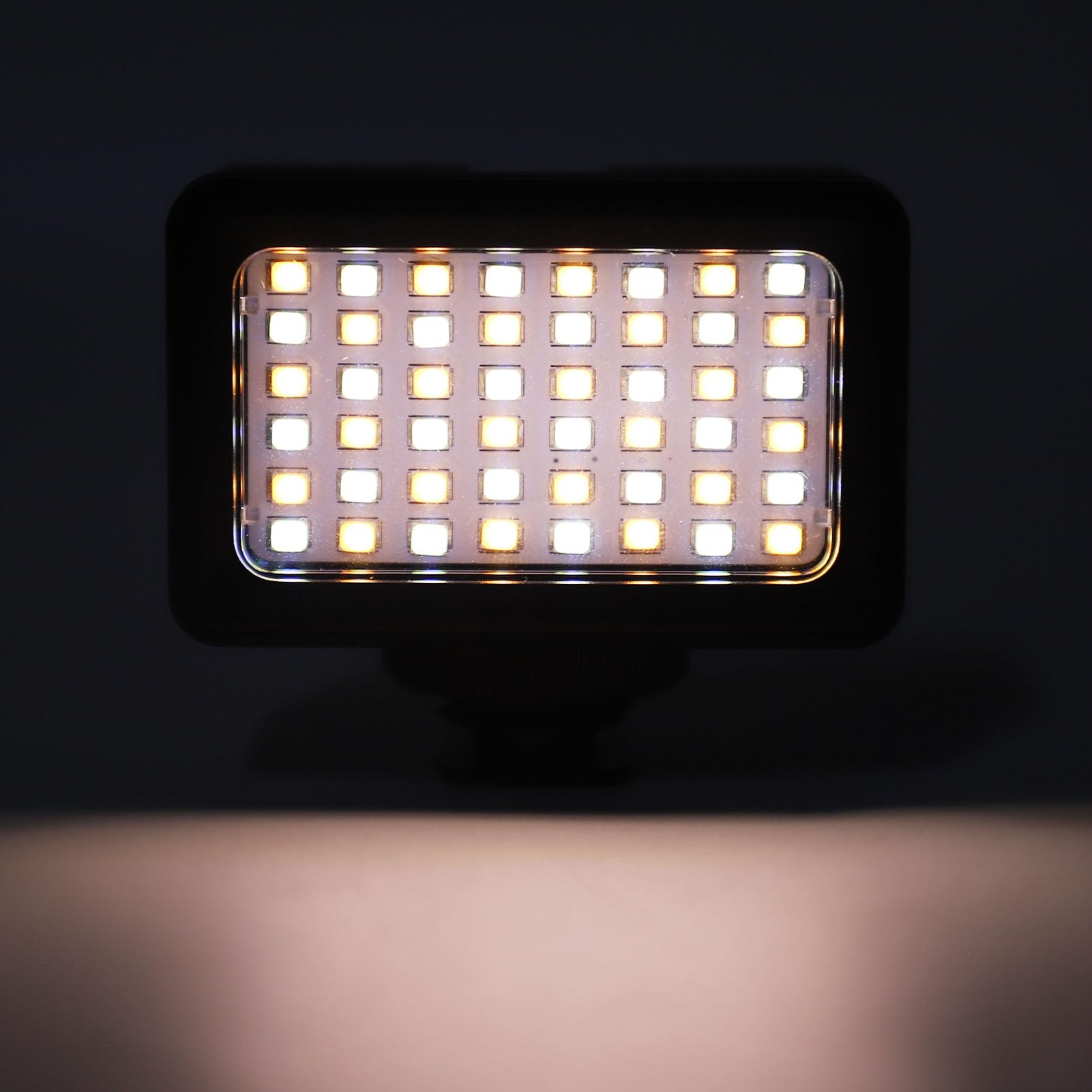 Luci Subacquee Luce Subacquea, 2700-5600K 48PCS Lampada LED per Fotocamera Lampada Subacquea, Luce Video Subacquea Impermeabile per Action Camera, Fino a 130 Piedi, Interfaccia