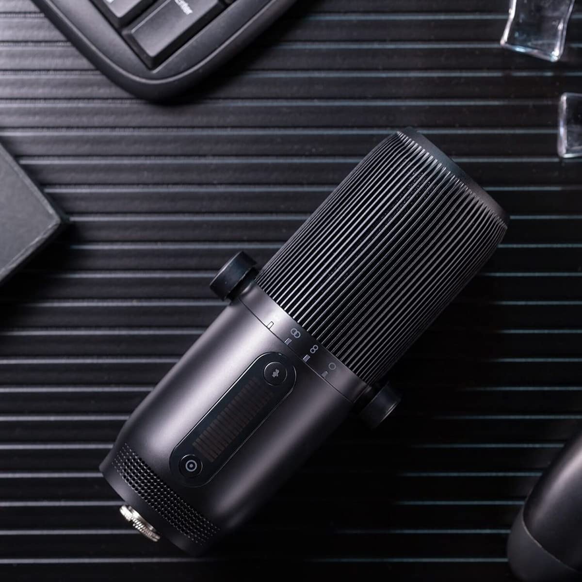 THRONMAX MDRILL ONE PRO (M2PB) - USB Condenser Microphone - VERTIGAIN technology & 16-bit/48KHz audio recording - Jet Black