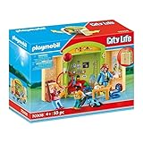 Diversión en movimiento: la caja de juegos PLAYMOBIL Cofre Guardería con la maestra de jardín de infancia, 2 niños y accesorios para una recreación detallada de la vida cotidiana en la guardería.