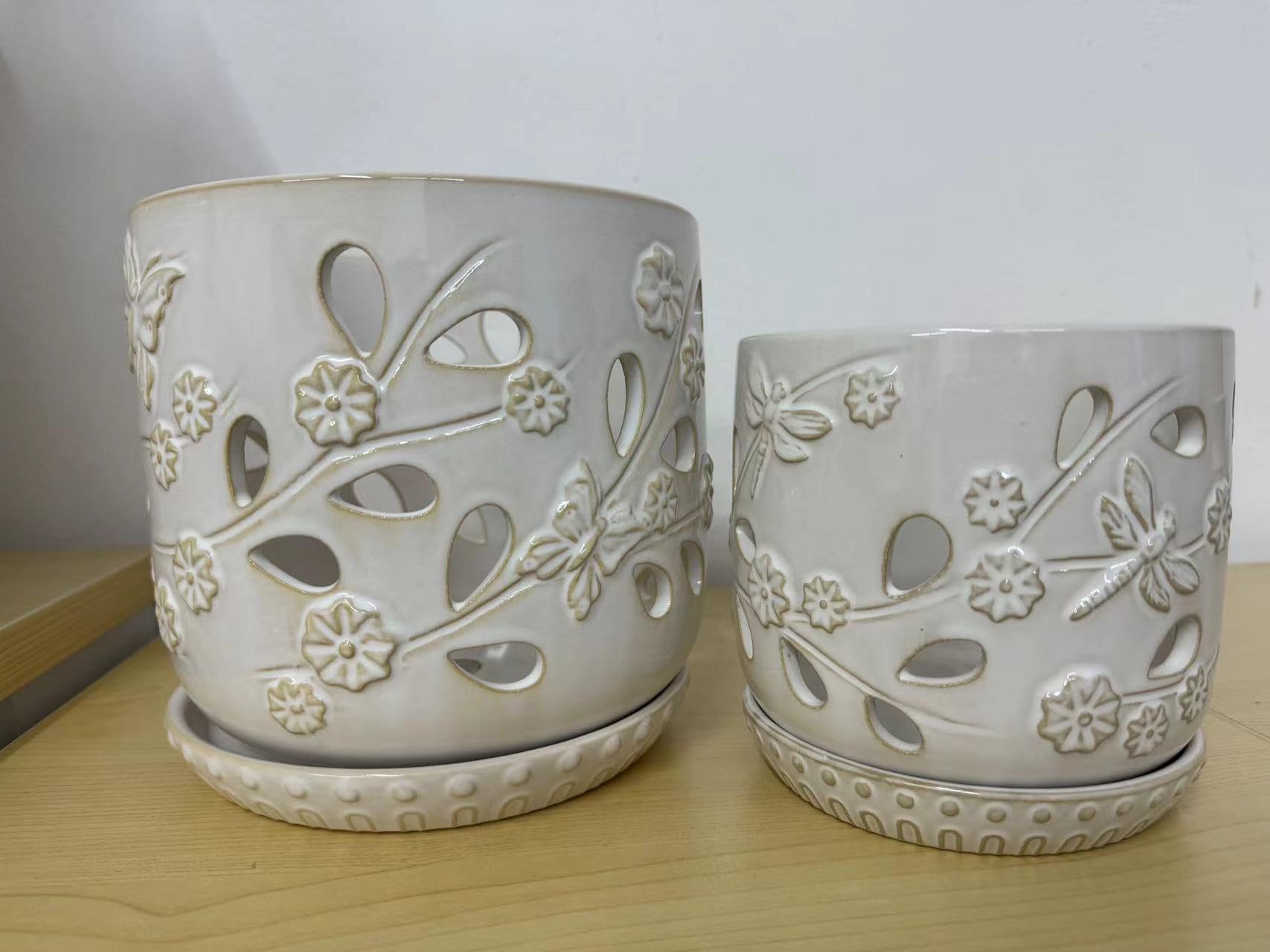 TAMAYKIM 6.5 + 5 Inch Ceramic Orchid Plant Pots with Ceramic Saucer, Carved Hollow Design Orchid Care & Root Health, Precise Ventilation & Drainage, Flower Planters for Indoor/Outdoor Plants, Set of 2