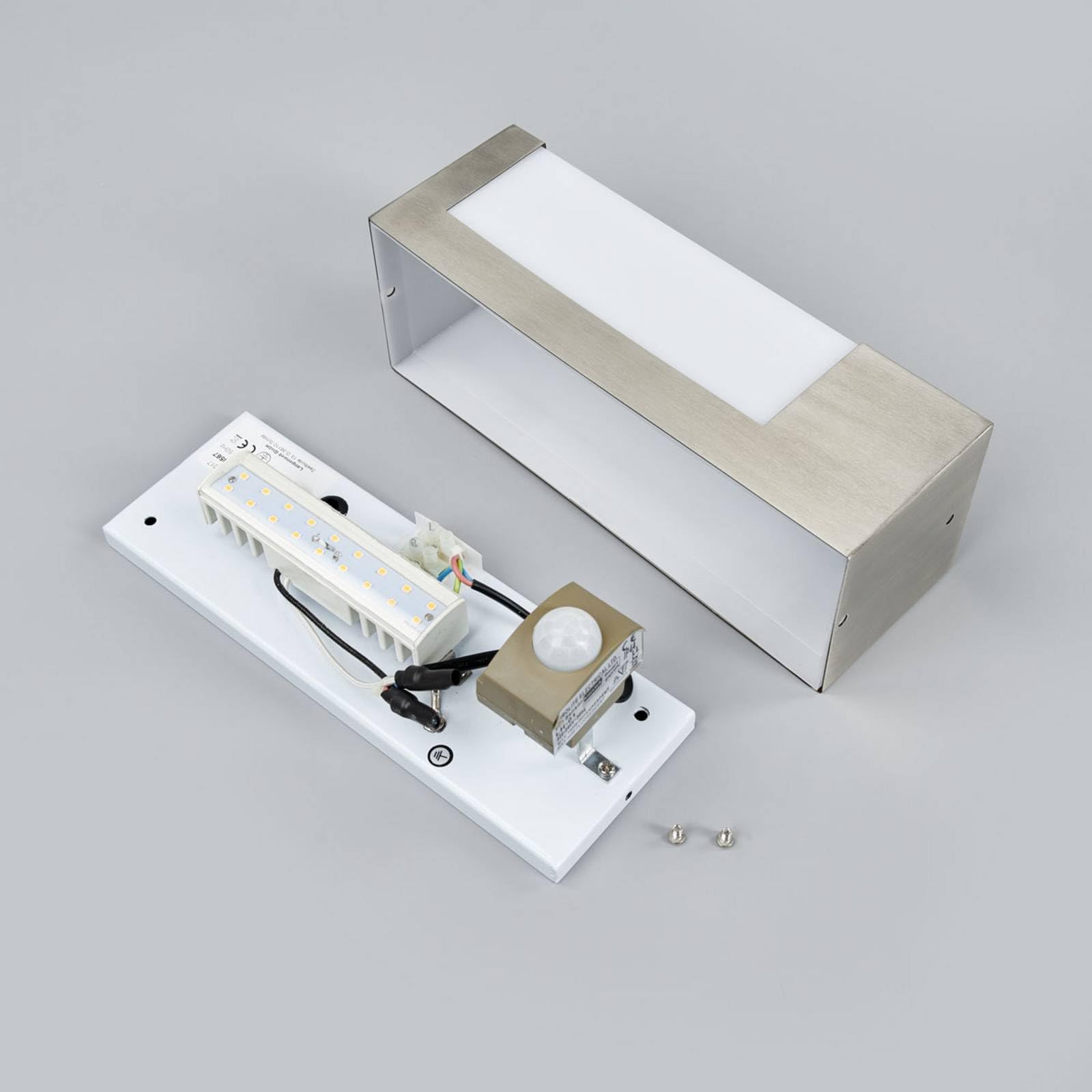 Lindby Edelstahl Wandlampe aussen mit Bewegungsmelder, Wandleuchte außen spritzwassergeschützt IP44 1x 6,5W LED Außenleuchte