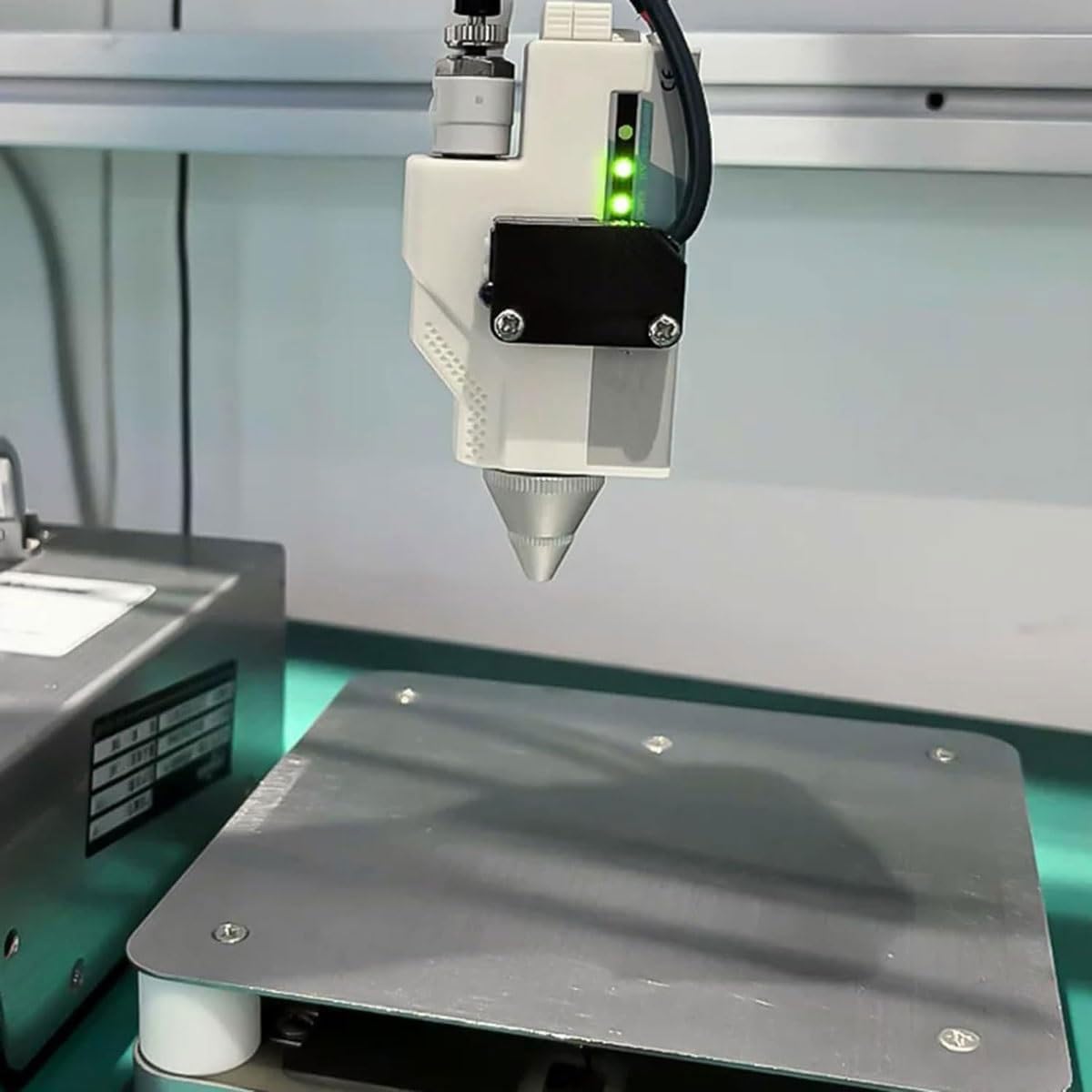 Pistolet pneumatyczny jonizujący, Eliminator antystatyczny, Równowaga jonowa, Jonizator antystatyczny wysokiej częstotliwości z zaworem regulacyjnym, Lampka kontrolna pracy, Stosowany ze sprężarką