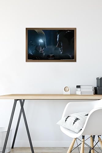 Miniatura 79 de Trends International DC Comics Movie - Póster de pared de Batman v Superman, 22.375 x 34 pulgadas, versión enmarcada en negro Versión con marco negro