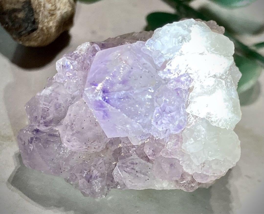 Amazon.co.jp: 双子水晶 虹入り ファントム カクタスアメジスト