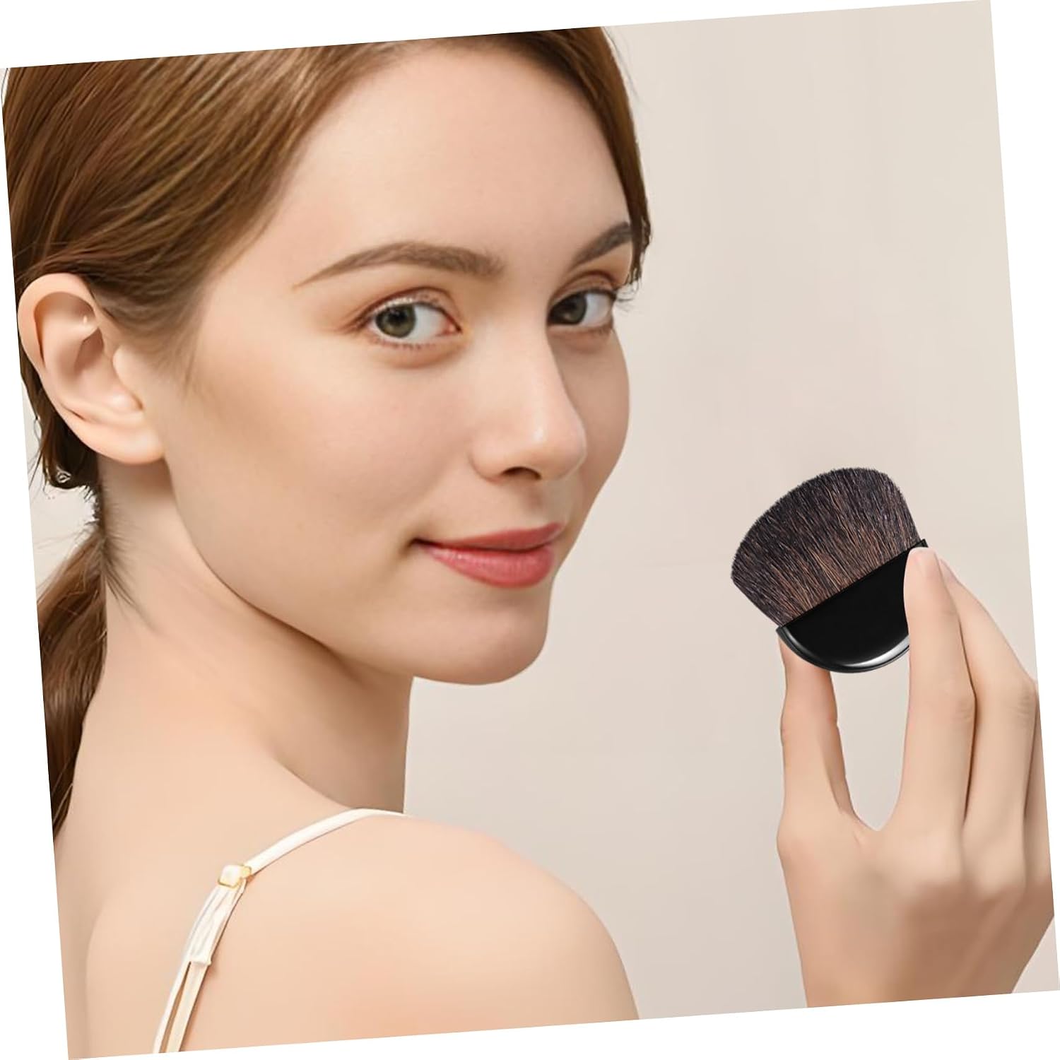 SEWACC Small Blush Brush for Travel Makeup, Soft Nylon Powder Brush for Pressed Blush and Contour, Compact 5cm Half-moon Face Makeup Tool for Cheeks