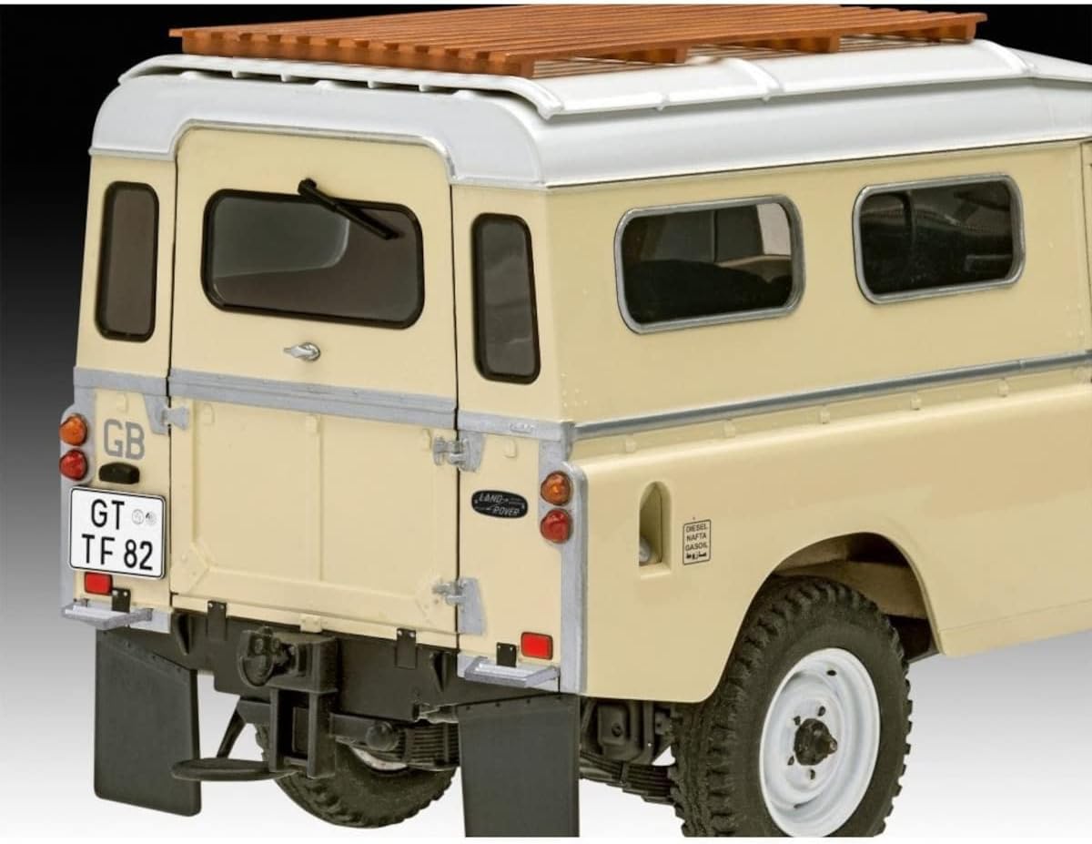 Revell 1/24 Land Rover Series III LWB (Commercial) Plastic Model