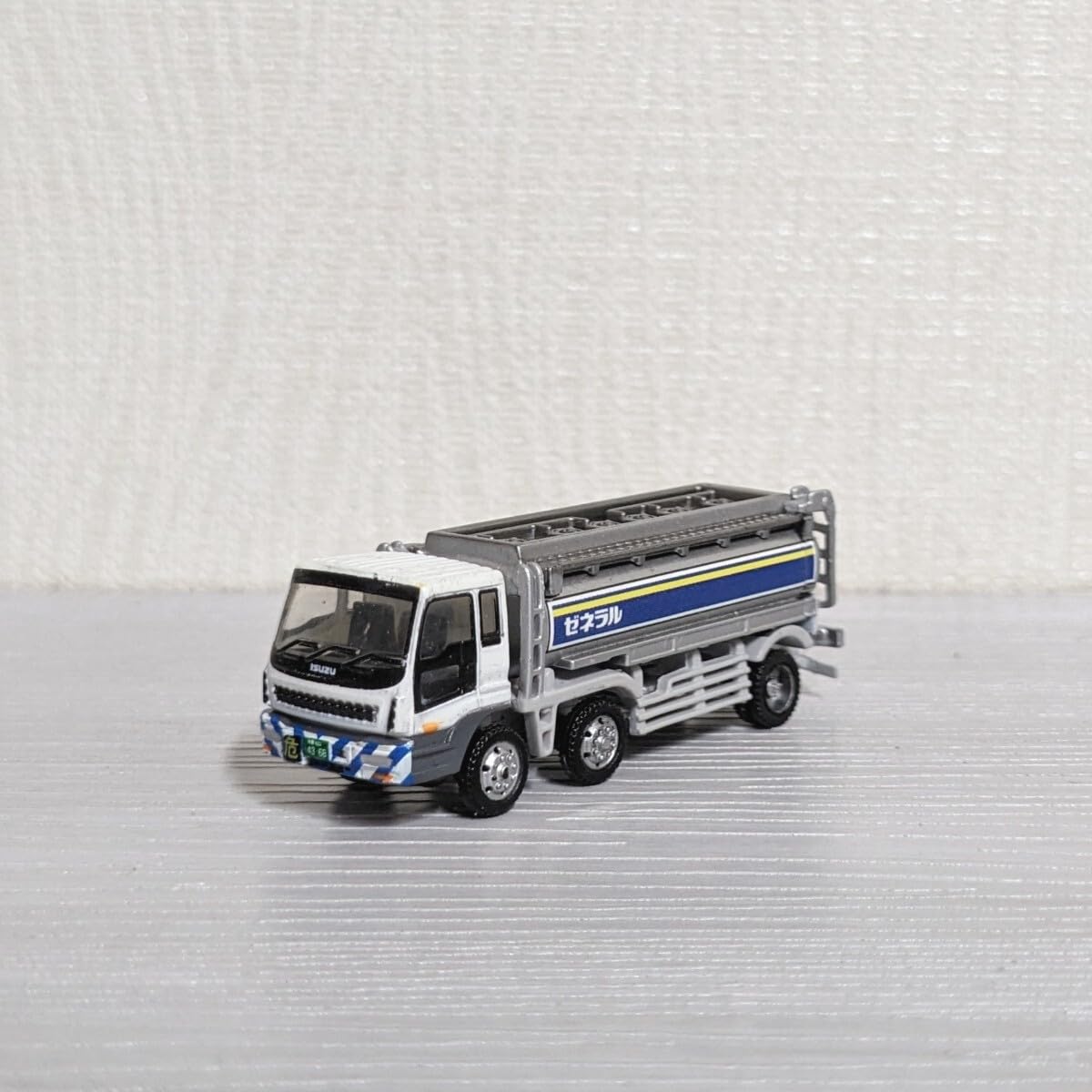 Amazon | 1/150 九州石油 タンクローリー ISUZU GIGA ミニカー