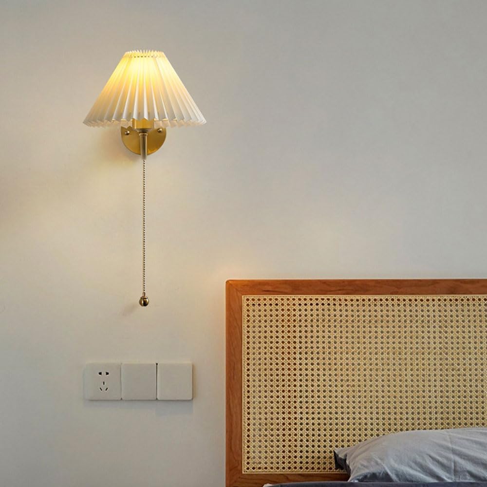 Applique da parete in ottone con catena a tirante, lampada da interni vintage con paralume in tessuto plissettato – lampada moderna per camera da letto, bagno, soggiorno