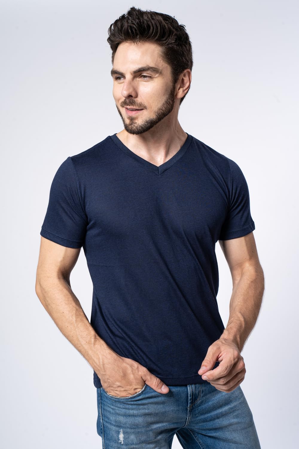 Camiseta Masculina Meia Malha Slim Fit Lisa Básica, Gola V em promoção! Veja a oferta e mais achadinhos de Camisetas 8 Hoje é o melhor dia para comprar Camiseta Masculina Meia Malha Slim Fit Lisa Básica, Gola V com aquele preço maroto! Promoção! Aproveite a oferta! 8