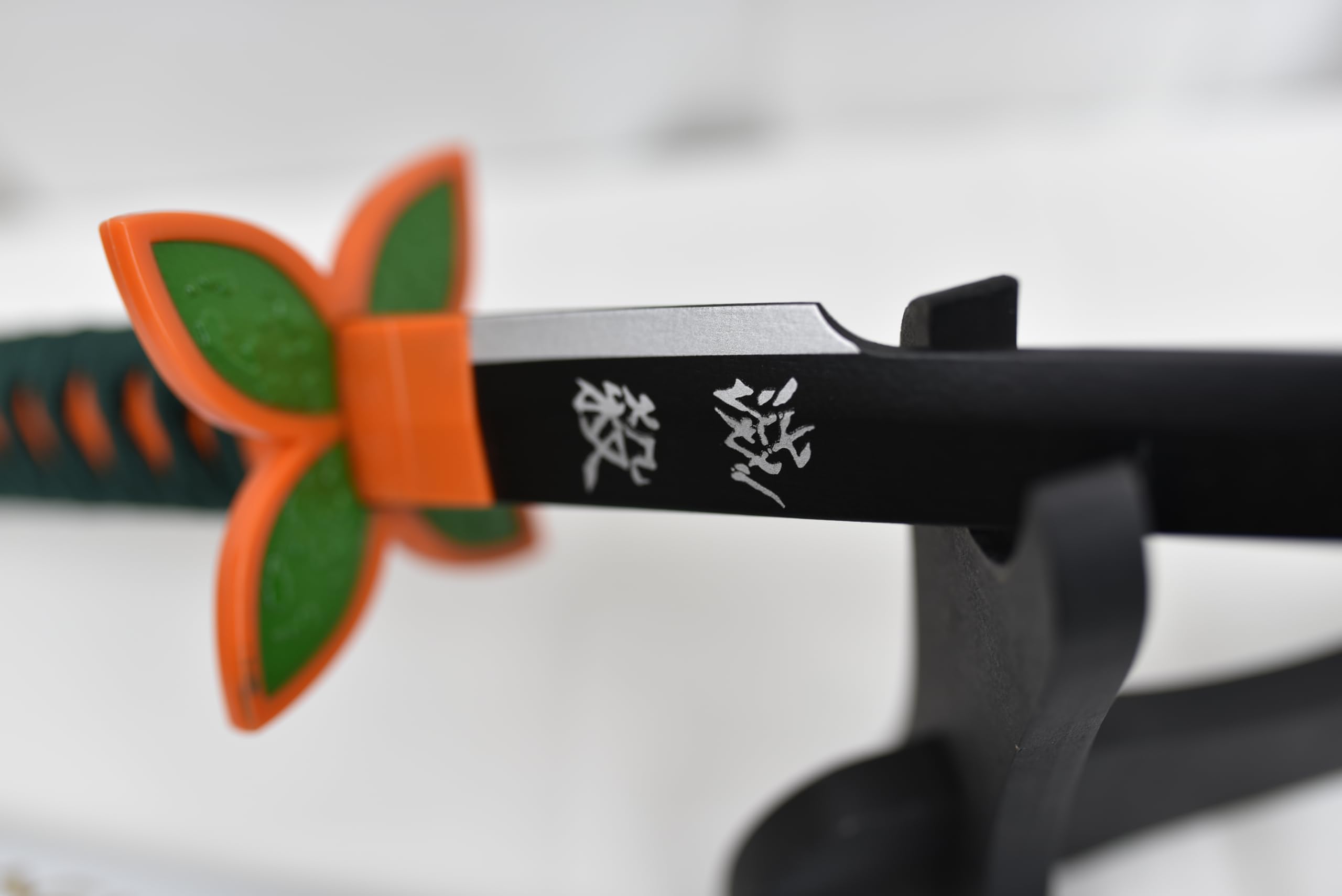 Spaziomilitare Katana Ornamentale in Bambù di Shinobu Kocho | Serie Anime