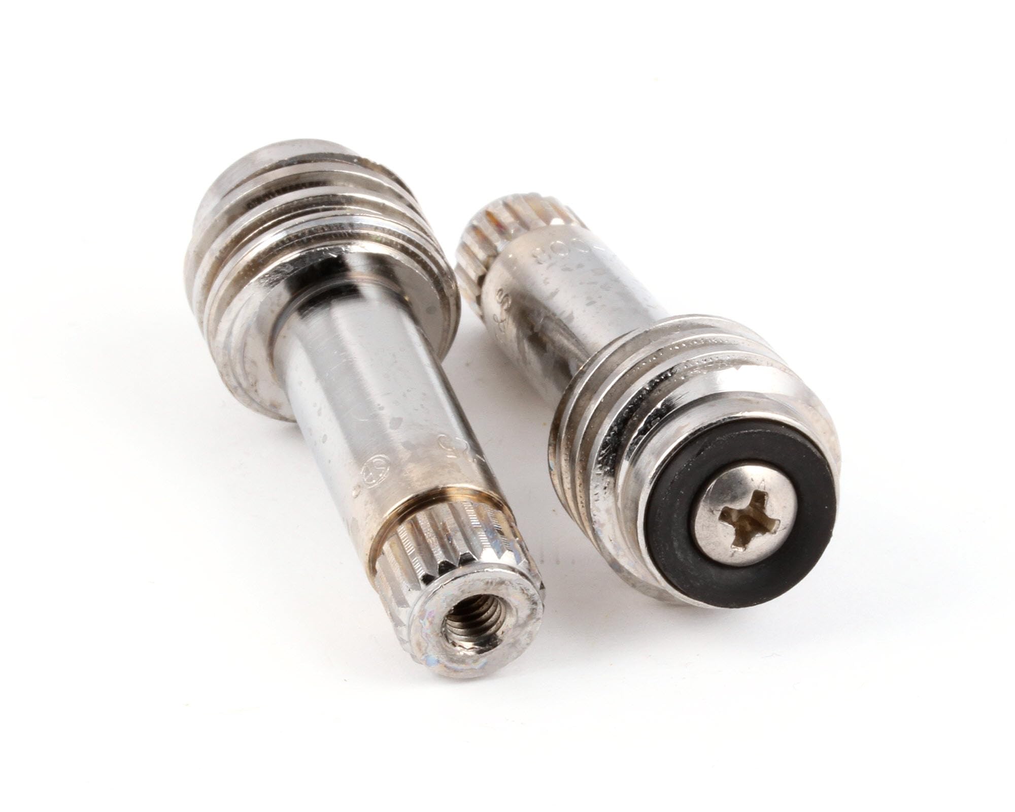 T&S Brass B-12K Kit de piezas para grifos de placa de trabajo: husillo izquierdo y derecho, arandelas de asiento, tornillos de arandela