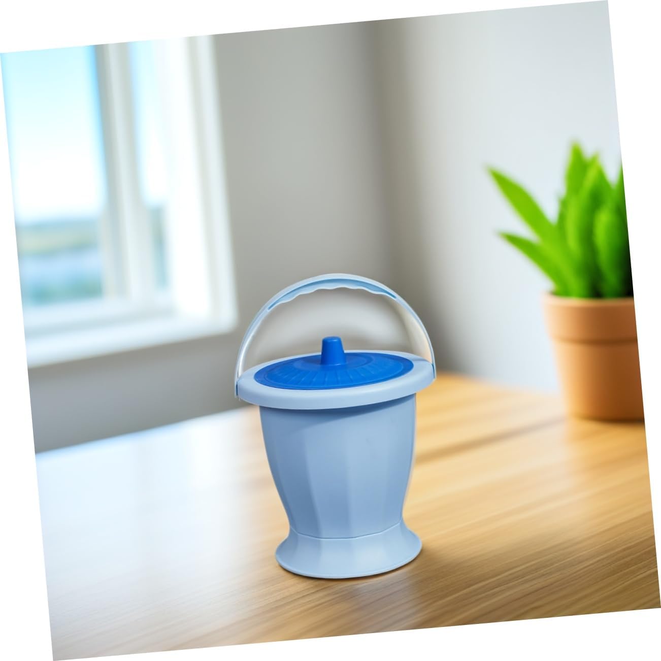 Portable Chamber Pot Lid 1.5L Urine Bucket for Adults and Children Easy Clean Plastic Spittoon for Home Use for Elderly and Travel