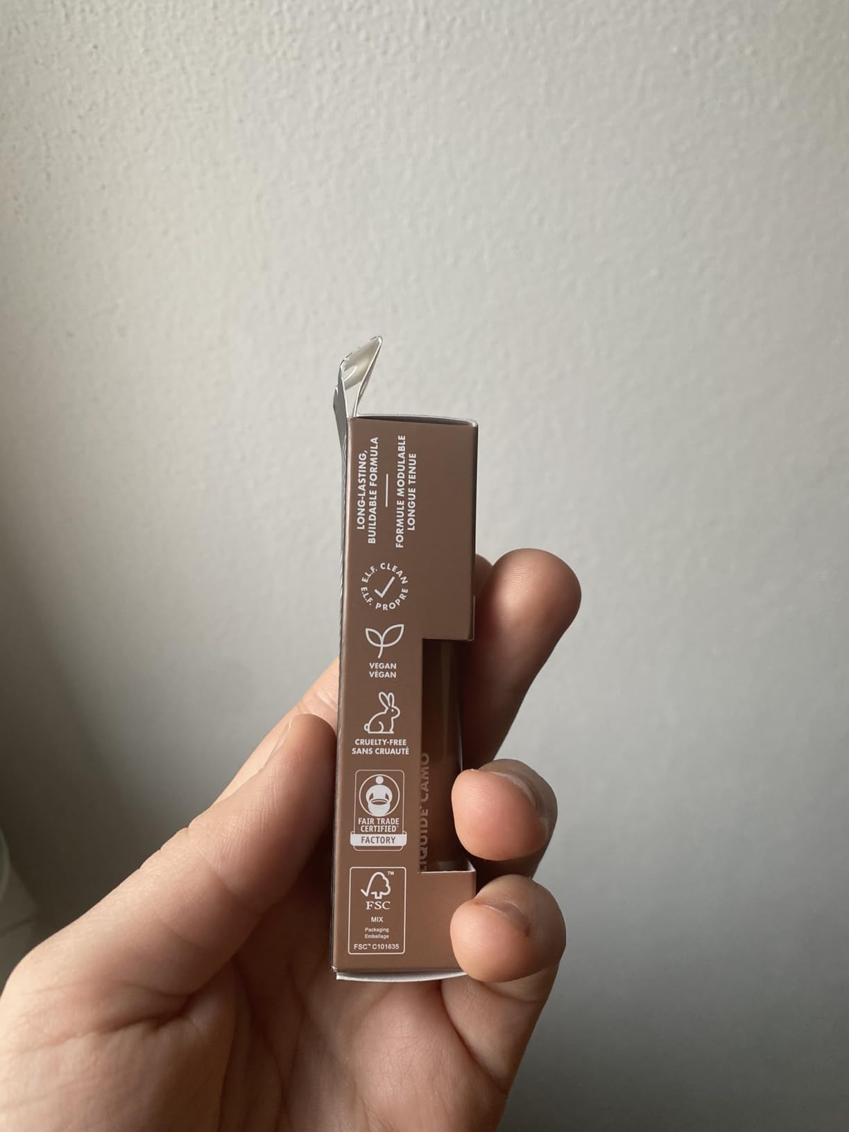 e.l.f. Camo Liquid Bronzer & Contour, Silky Pigmented Formula, Long-Lasting Glow for A Sun-Kissed, Sculpted Finish, Vegan & Cruelty-Free, 2 Fair/Light
