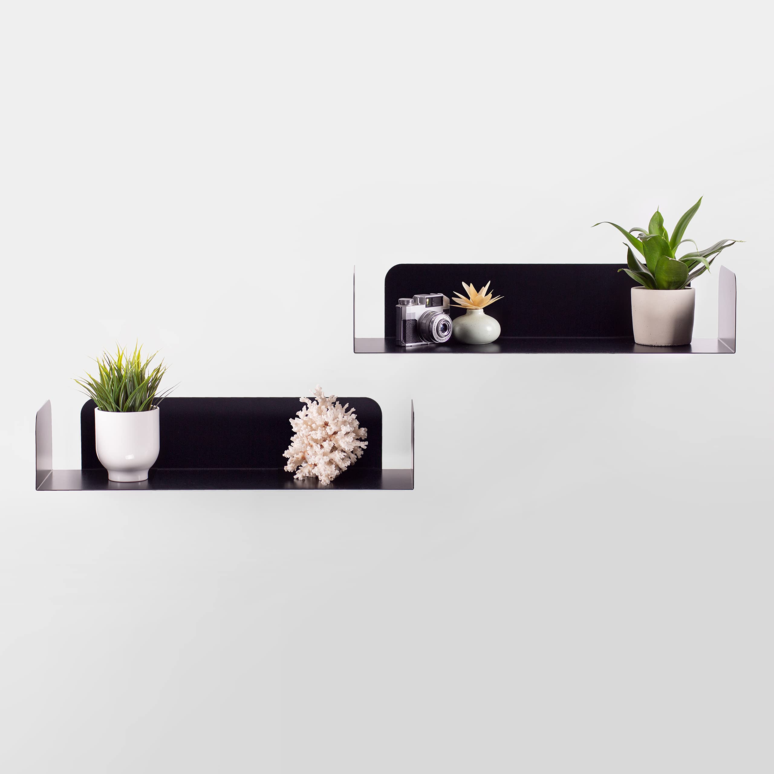 D-Segno Mensole da muro moderne Smarty. Mensola da muro design Office. Giocose, giovani e funzionali. Semplice e veloce da montare | P20 L60 X H12 cm |100% Made in Italy (Nero, 2 Pezzi)