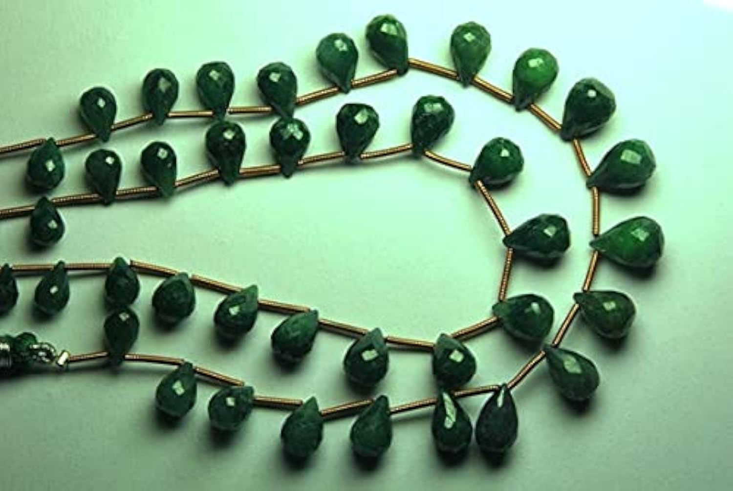 Gouttes de rubis vert facettées 8-9mm pour réparer et personnaliser un bijou