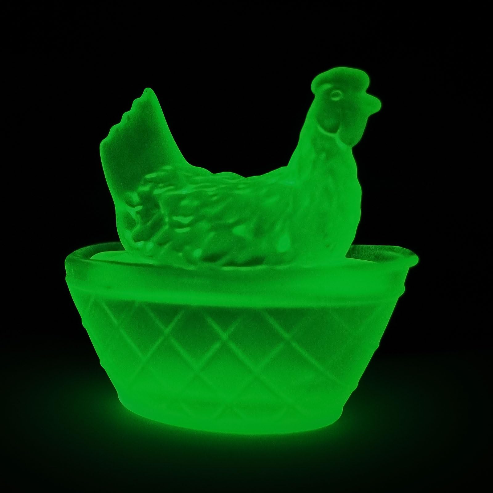 Glass Hen on Nest - Mini Chicken Collectible Figurines for Easter Decor, Handmade Vintage Style Home Decorations, Christmas Tree Ornaments & Easter Basket Stuffers (Glow-in-The-Dark)