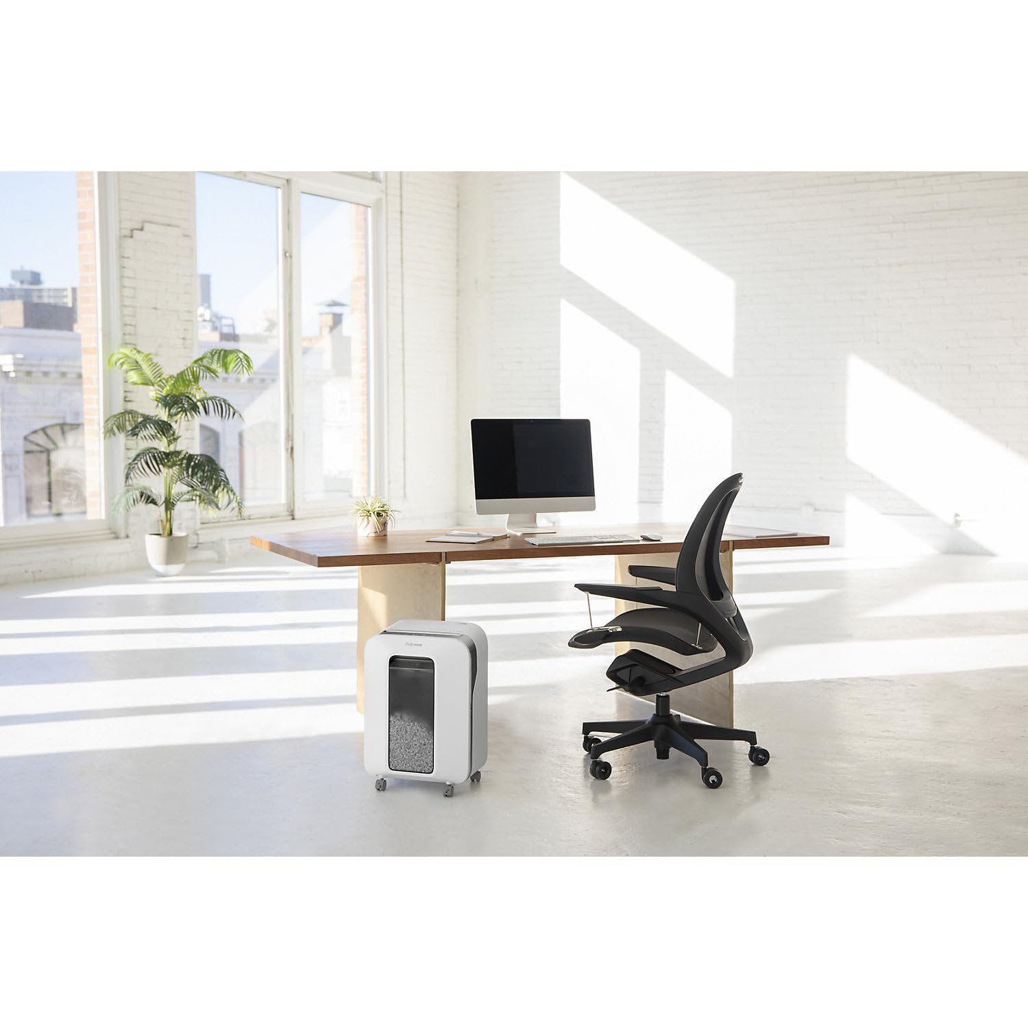 Fellowes distruggi documenti a microframmento LX201, 12 fogli, per casa e piccolo ufficio, uso personale, distruggidocumenti con tecnologia Intellibar, 100% anti inceppamento e Safesense, bianco