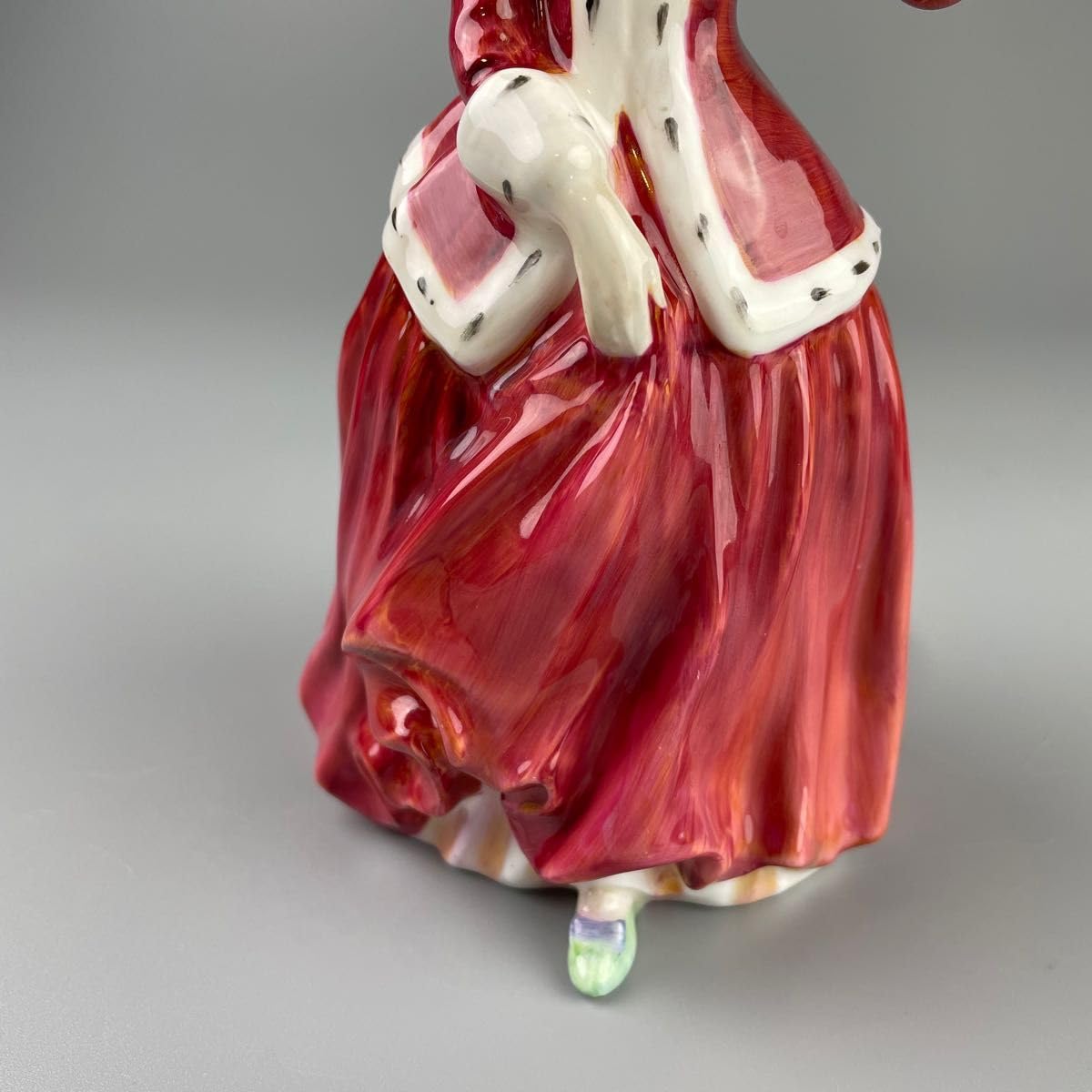 ロイヤルドルトン貴婦人フィギュア人形★美品フィギュリン Amazon.co.jp: ロイヤルドルトン フィギュリン 貴婦人 人形 置物
