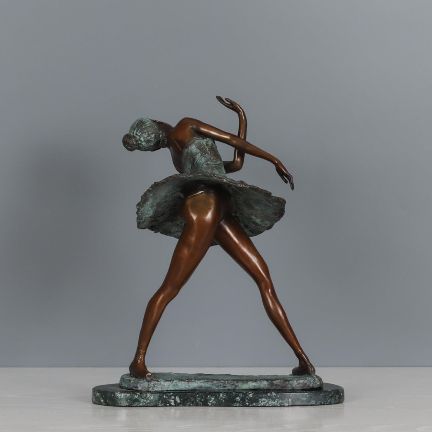 茶々【送料込み】ふくよかバレリーナ　オブジェ Amazon.co.jp: ブロンズバレリーナ像彫刻モダンダンスガールアート