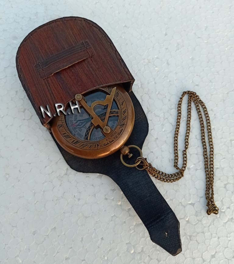 Brújula de latón artesanal con estuche de cuero miniatura 6