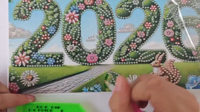 ダイヤモンドアート 2026 卓上カレンダー 毎月楽しみ！クリスタルビーズ Amazon.com : DIY Diamond Art Painting 2026 Desk Calendar Ornament