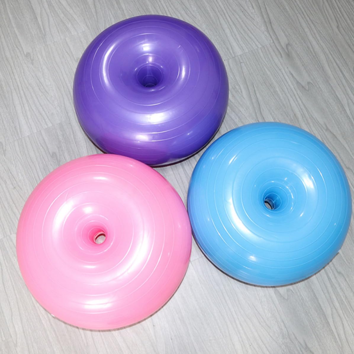 Pelota de Yoga con Superficie Antideslizante y Bomba de Aire de PVC con Forma de Donut Antiexplosion para Ejercicios de Equilibrio y Tonificacion