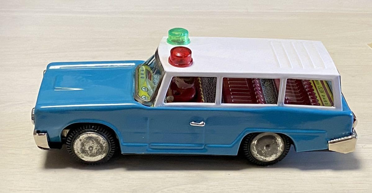 Amazon.co.jp: 中国製 ブリキ おもちゃ 自動車(旅行=ワゴン車