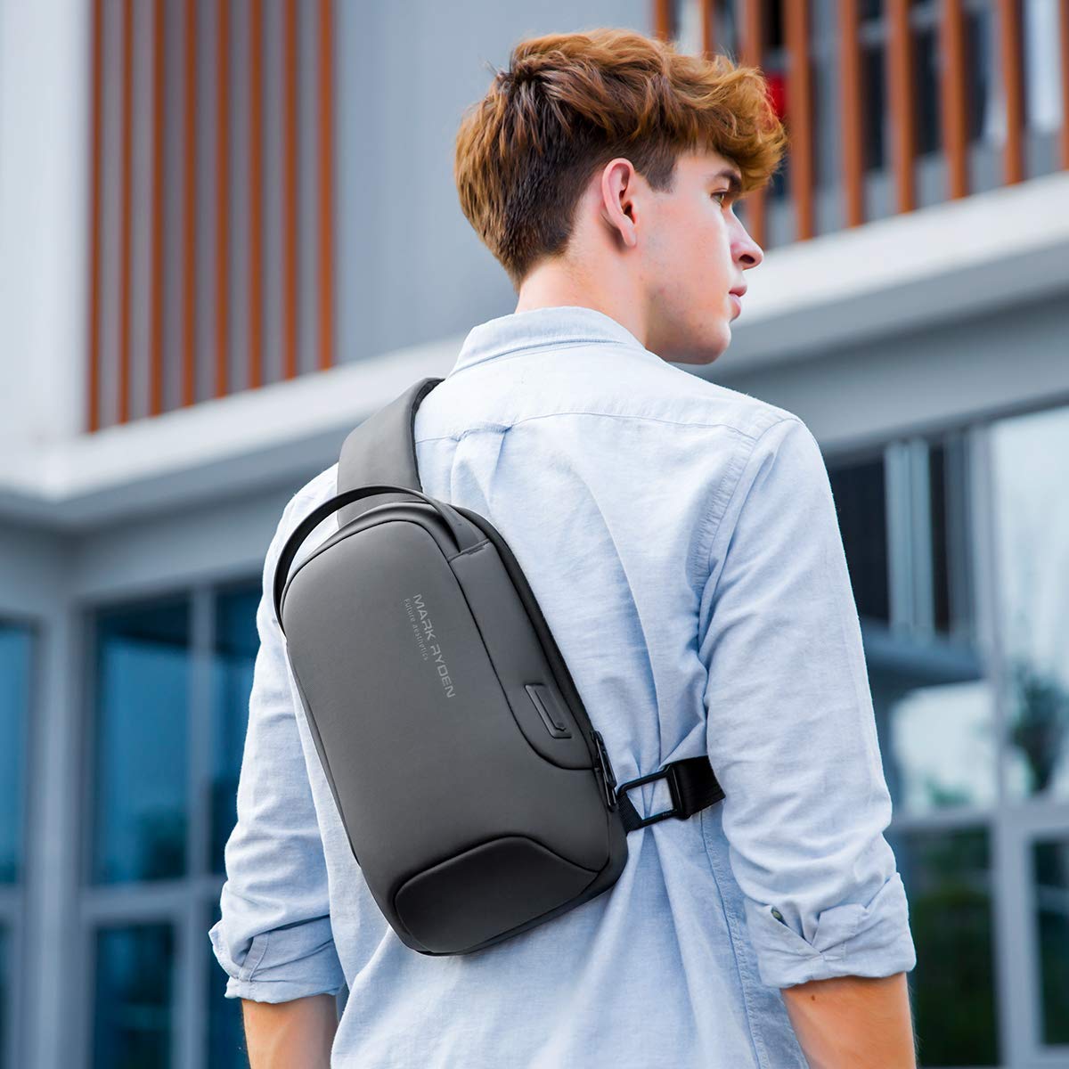 MARK RYDEN Zaino Monospalla Uomo, Borsa a tracolla Impermeabile, di ricarica USB antifurto,Zaino a tracolla per lavoro/Trekking/Ciclismo/Viaggio/Sports（Grigio）